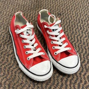 Converse, lightly worn. Women’s size 7, Men’s size 6